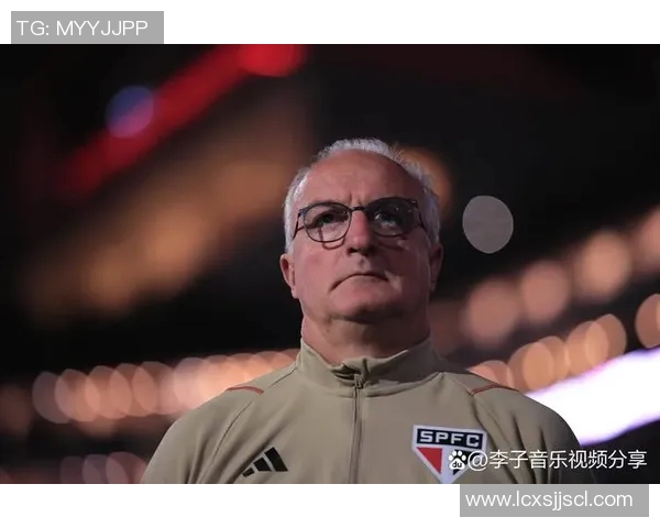 克罗斯的足球之路：从天才少年到世界顶级中场的辉煌历程与成就